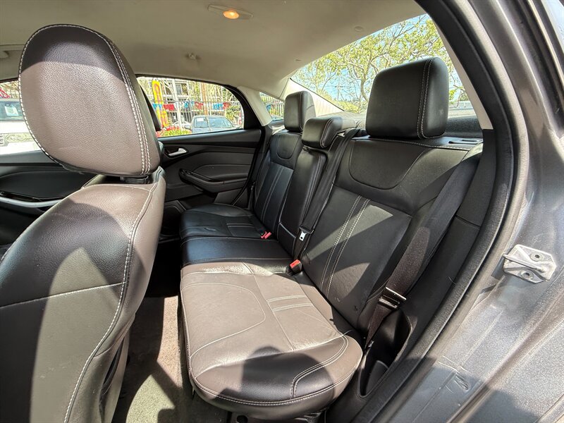 Used 2013 Ford Focus SE FWD image 21