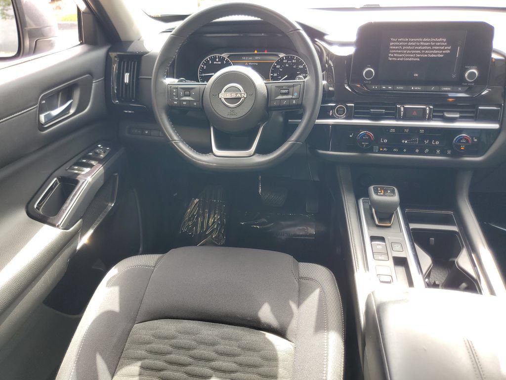 Certified 2022 Nissan Pathfinder SV w/ SV Black Package FWD image 16