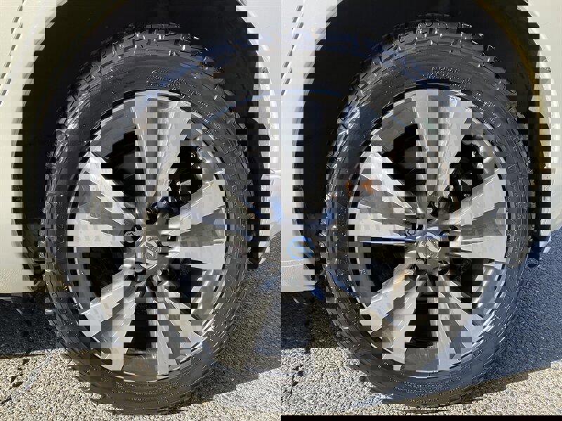 Used 2014 Nissan Leaf SL w/ Premium Package image 9