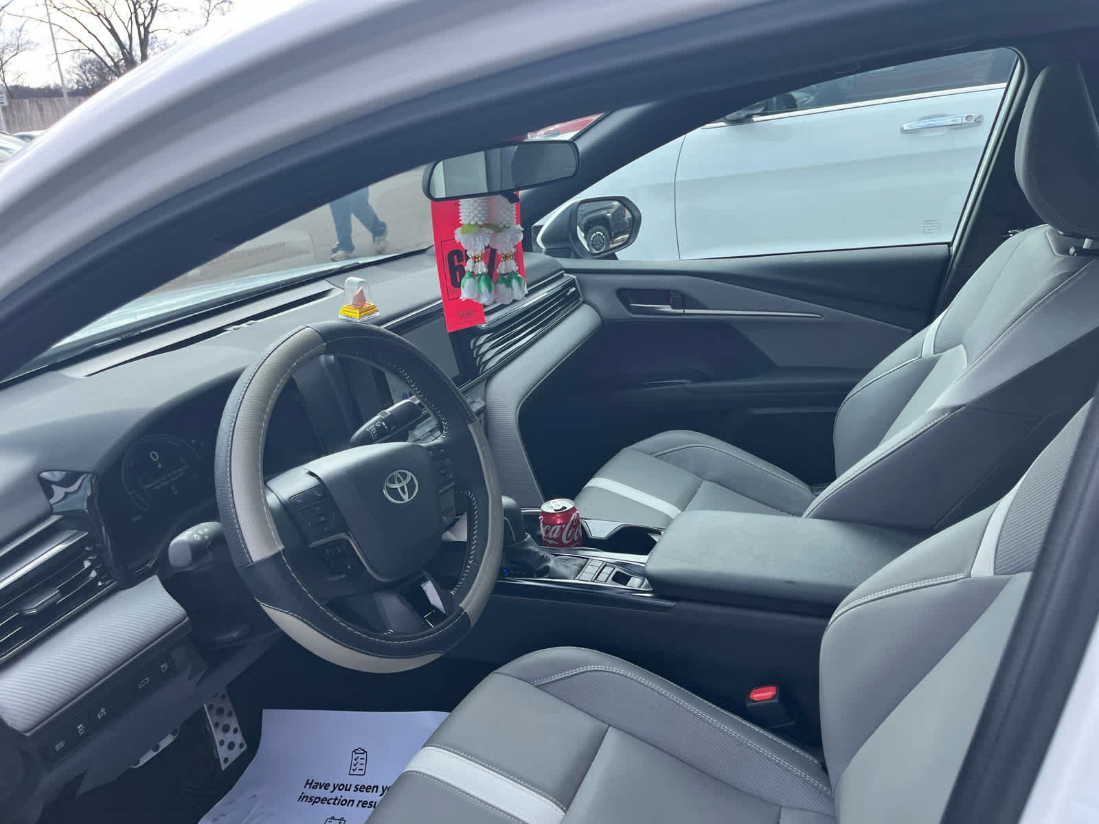 Used 2025 Toyota Camry SE image 8