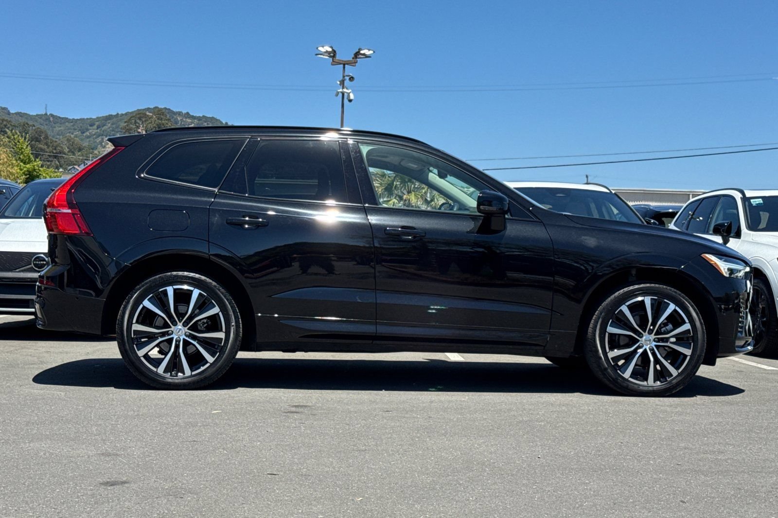 Used 2023 Volvo XC60 B5 Plus w/ Climate Package AWD/4WD image 8