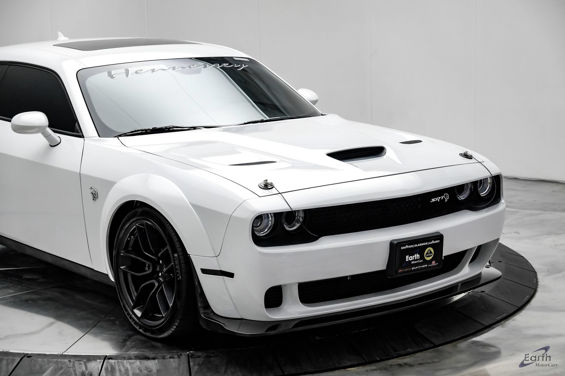 Used 2018 Dodge Challenger SRT Hellcat RWD image 32