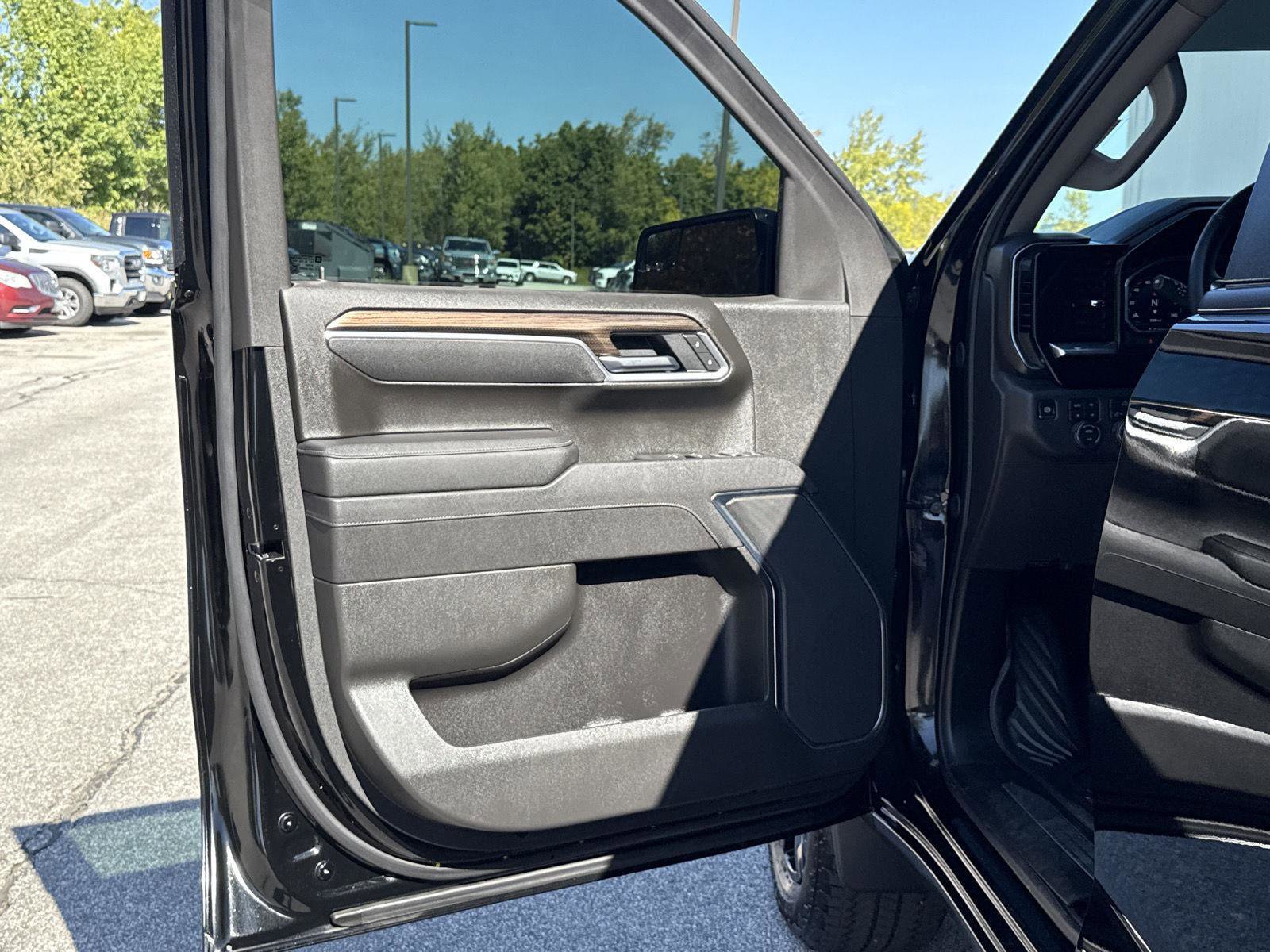 Used 2025 Chevrolet Silverado 1500 LT Trail Boss w/ Protection Package image 12