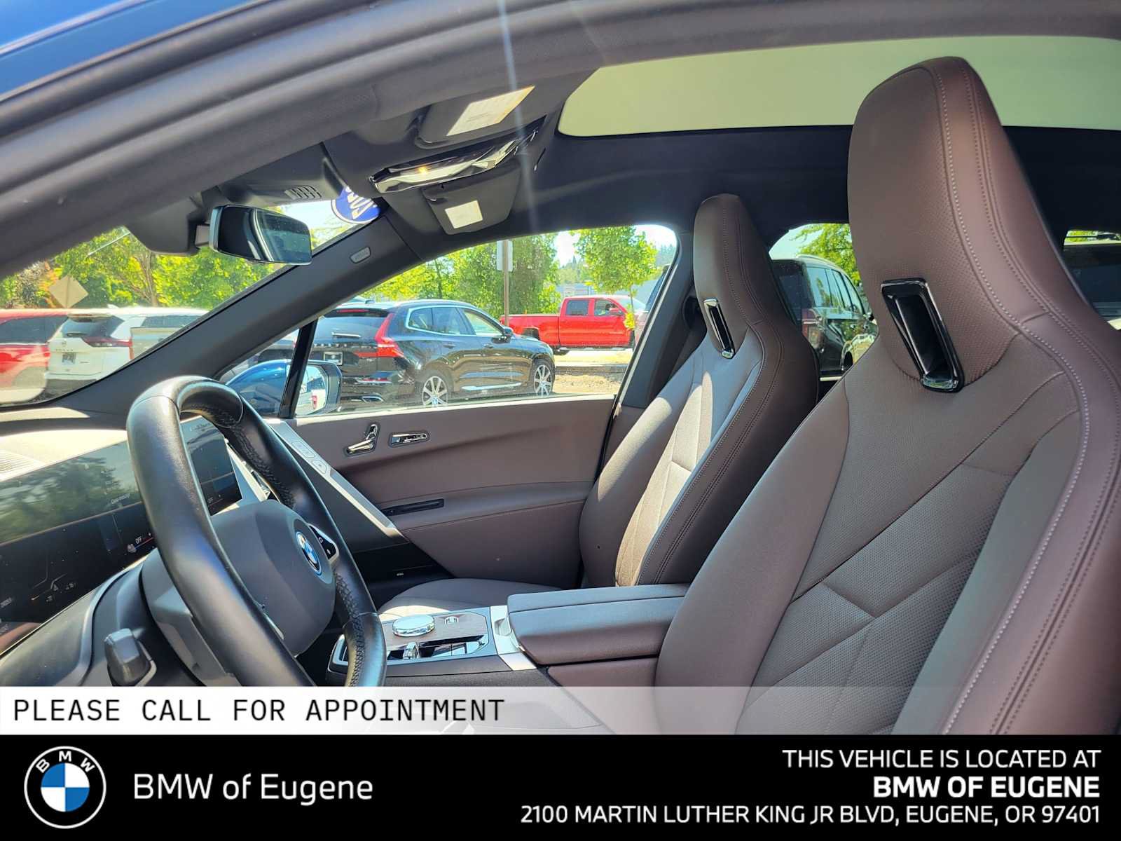 Used 2023 BMW iX xDrive50 w/ Premium Package AWD/4WD image 24