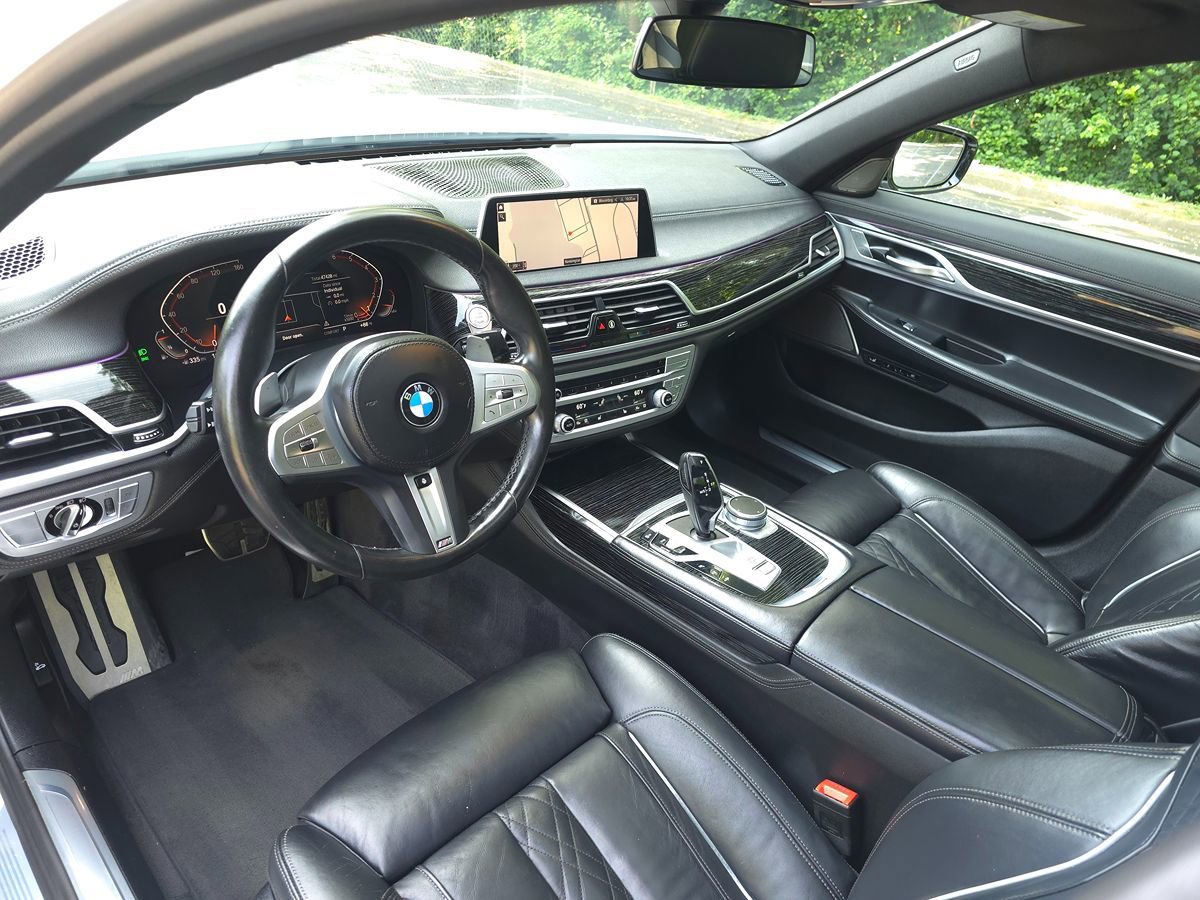 Used 2022 BMW 740i xDrive w/ M Sport Package AWD/4WD image 2