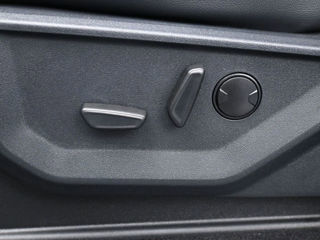 New 2026 Ford F250 Lariat w/ Black Appearance Package image 13