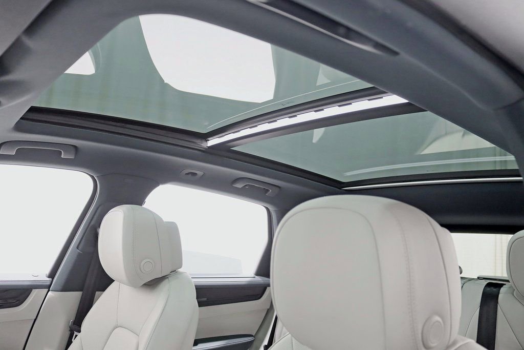 Used 2023 Porsche Cayenne image 34