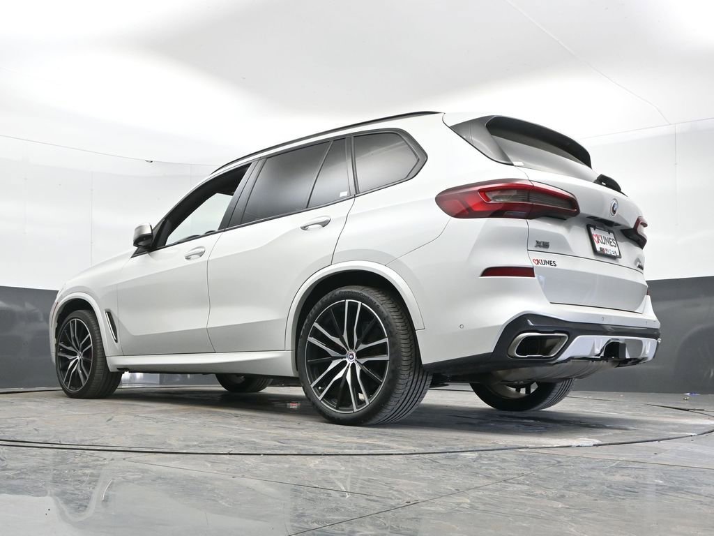 Used 2023 BMW X5 M50i w/ Executive Package image 52