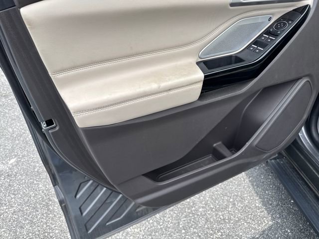 Used 2023 Ford Explorer Platinum w/ Premium Technology Package image 10