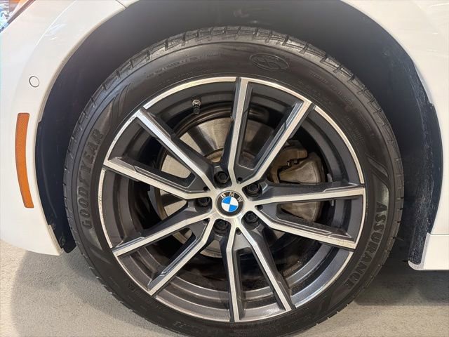 Used 2021 BMW 330e xDrive w/ Executive Package AWD/4WD image 28