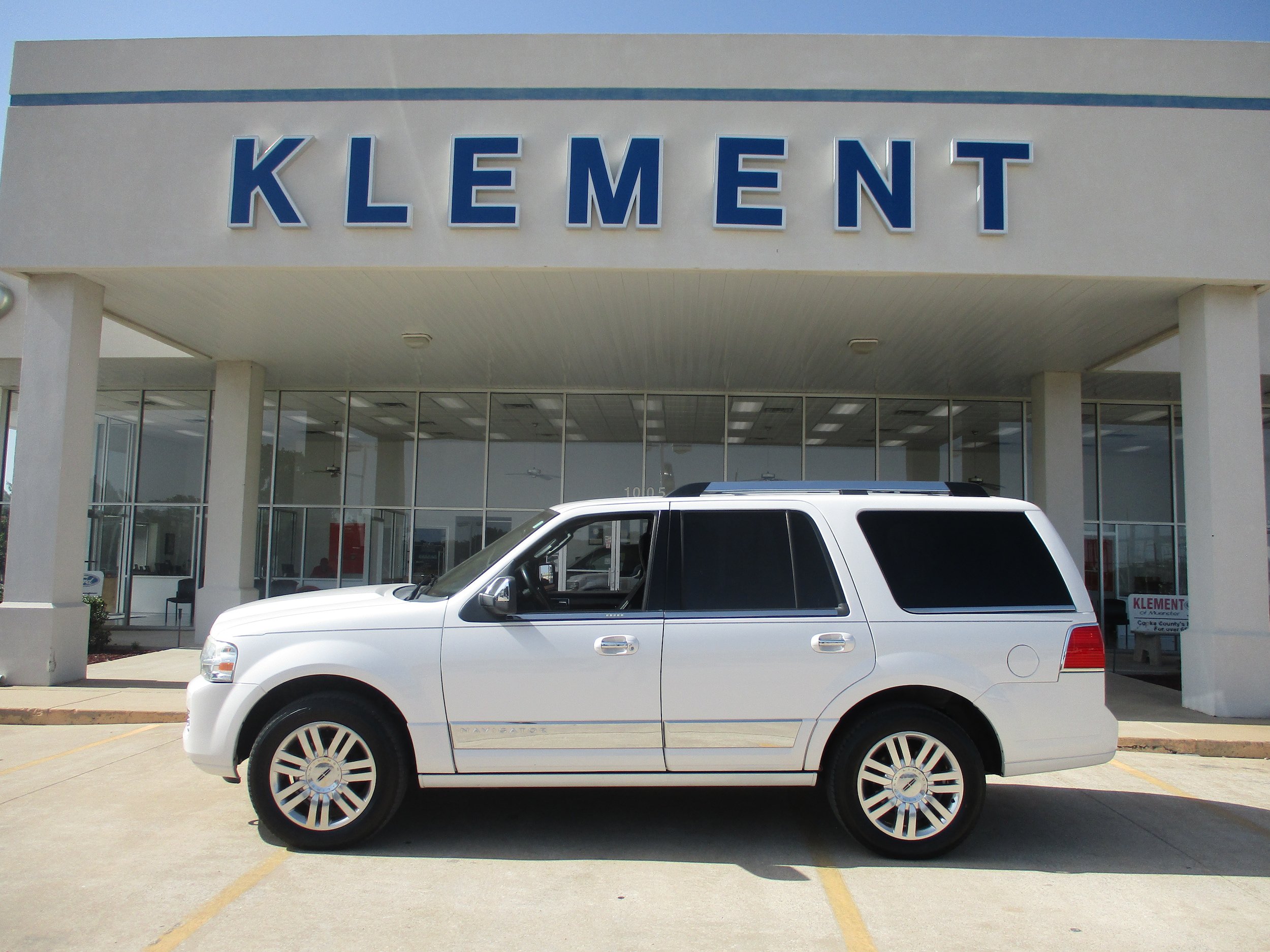 Used 2014 Lincoln Navigator 2WD video 1