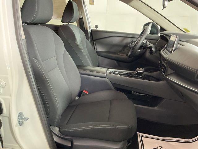 Used 2024 Nissan Rogue S AWD/4WD image 5