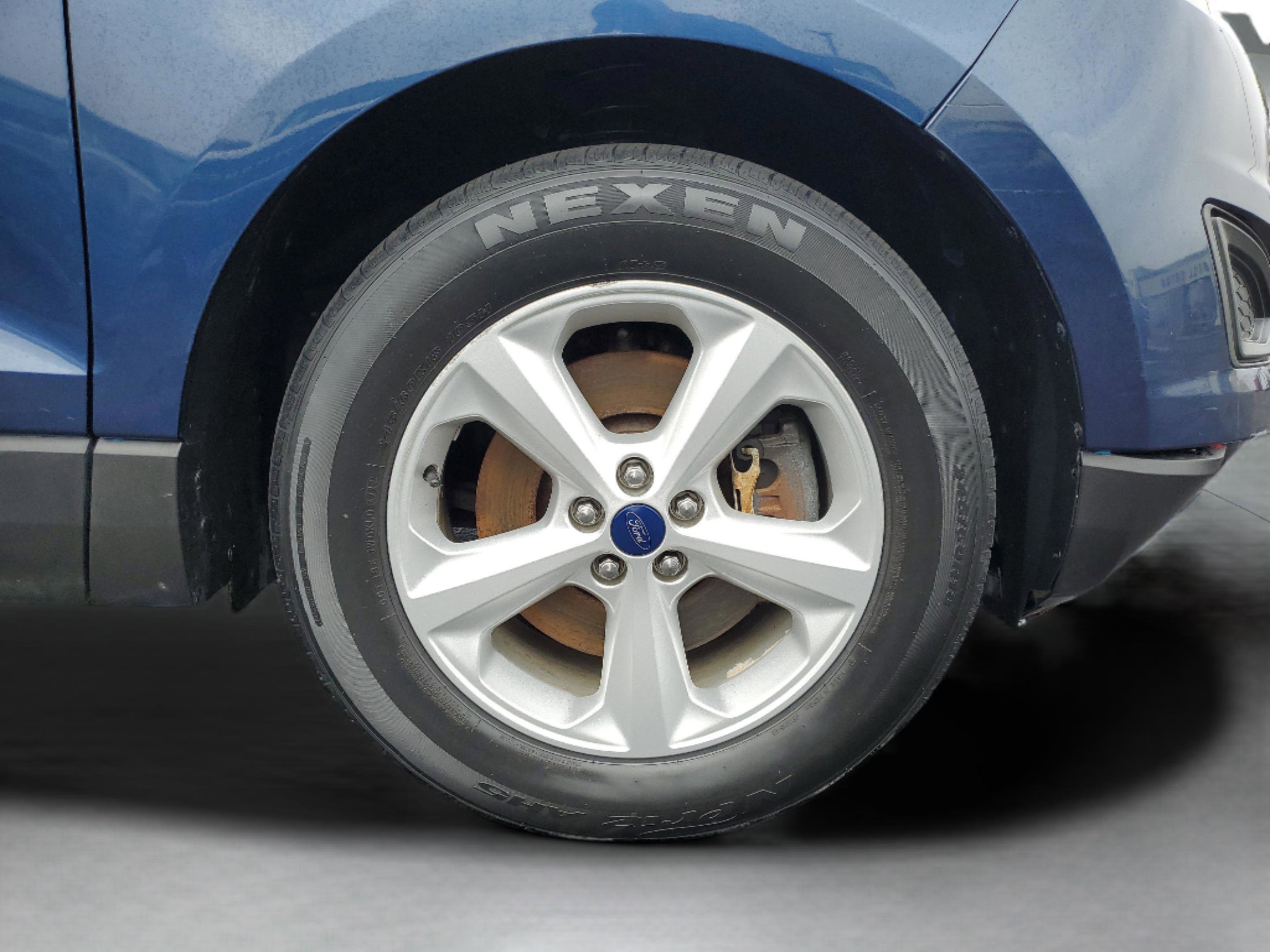 Used 2017 Ford Edge SE image 5