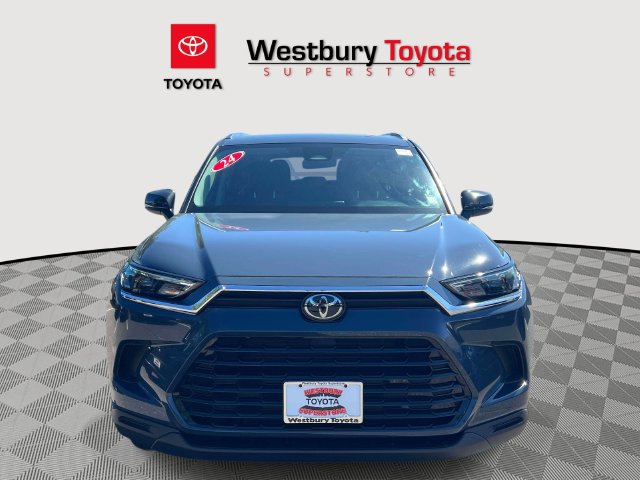 Used 2024 Toyota Grand Highlander AWD image 3