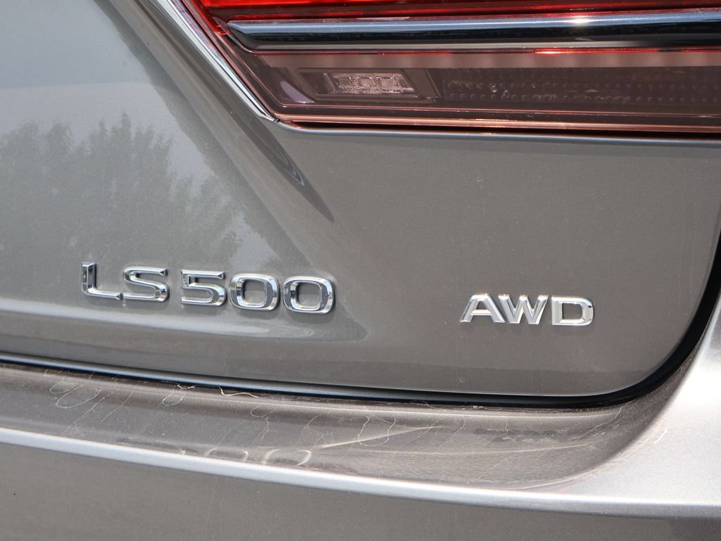 Used 2022 Lexus LS 500 AWD w/ Luxury Package image 8