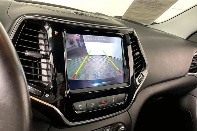 Used 2019 Jeep Cherokee Overland w/ Technology Group AWD/4WD image 13