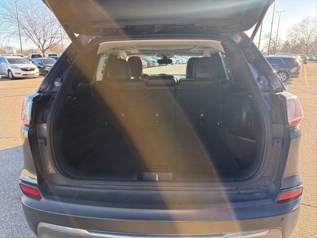 Used 2020 Jeep Cherokee Limited w/ Technology Group image 14