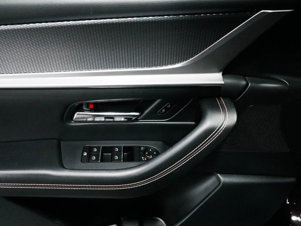 Used 2024 MAZDA CX-90 Plug-In Hybrid w/ Premium Pkg image 12