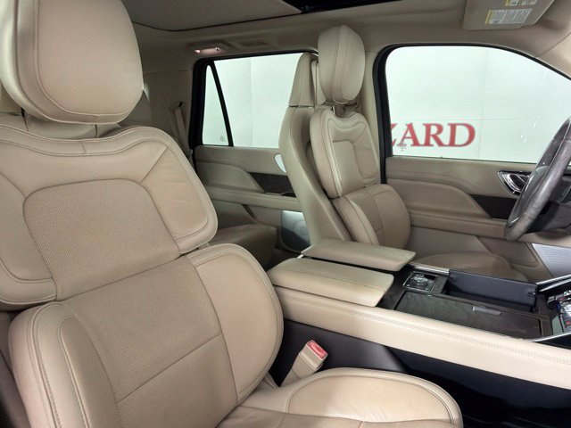 Used 2018 Lincoln Navigator Reserve w/ Technology Package AWD/4WD image 32