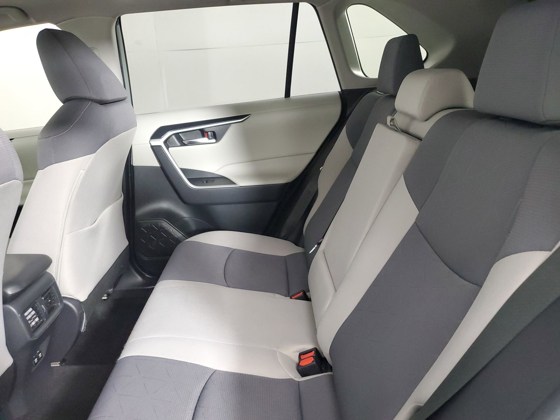 Used 2019 Toyota RAV4 XLE w/ Convenience Package image 51