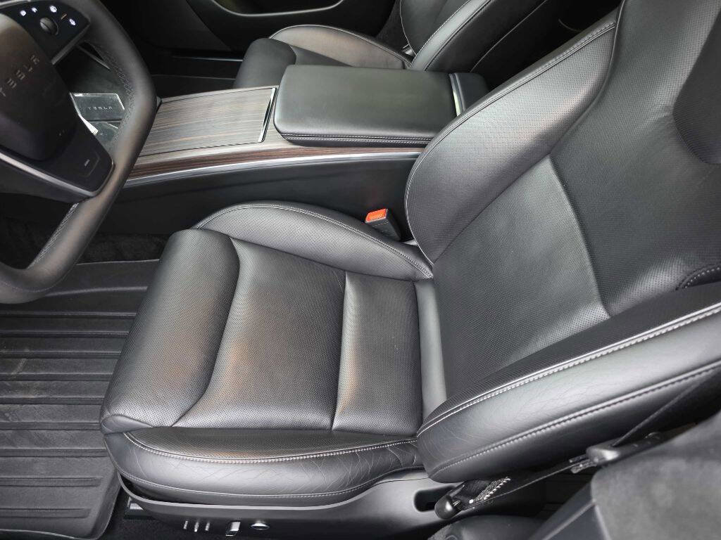 Used 2021 Tesla Model S Plaid image 10
