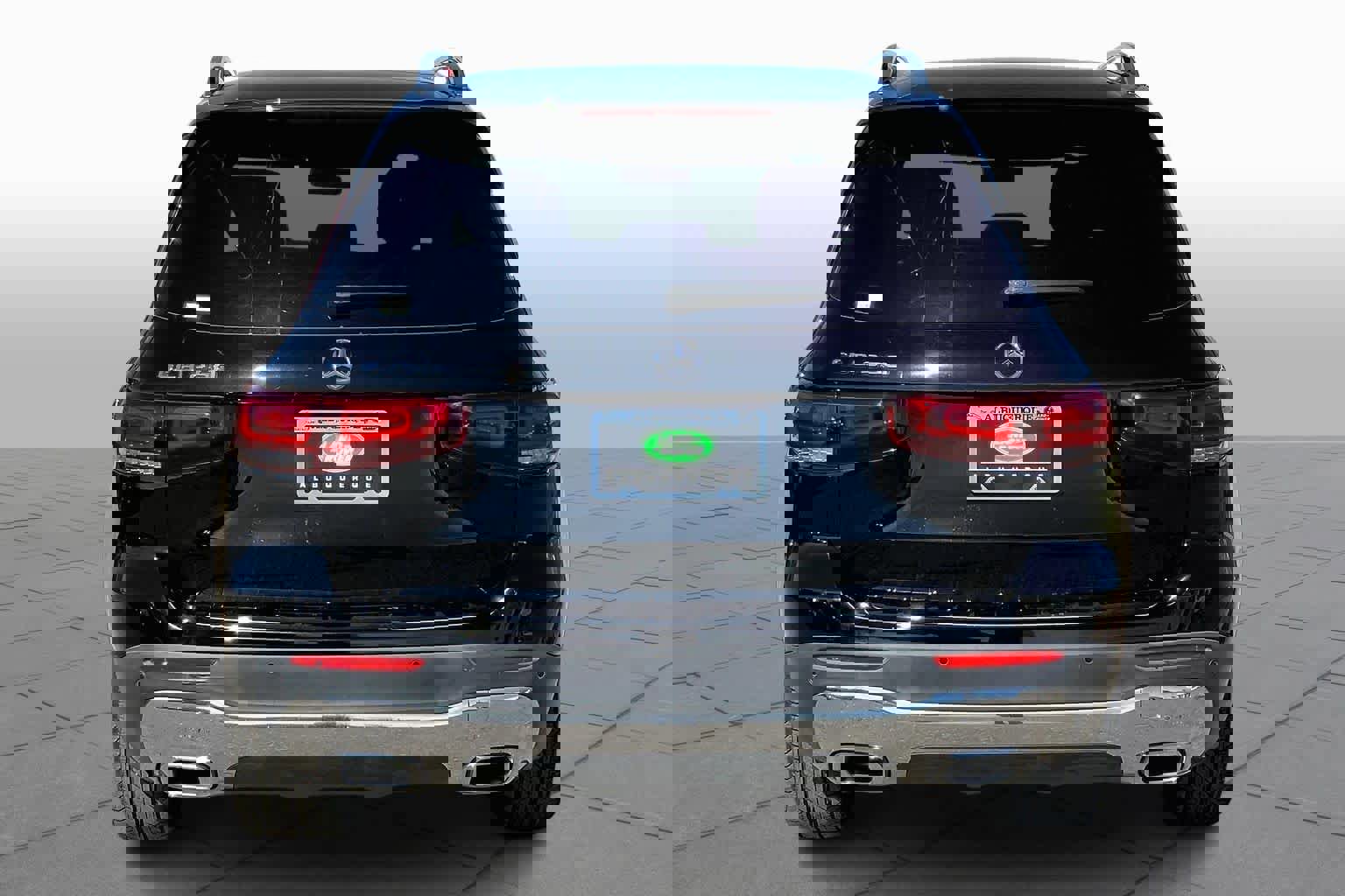 Used 2022 Mercedes-Benz GLB 250 w/ Premium Package Lite image 5