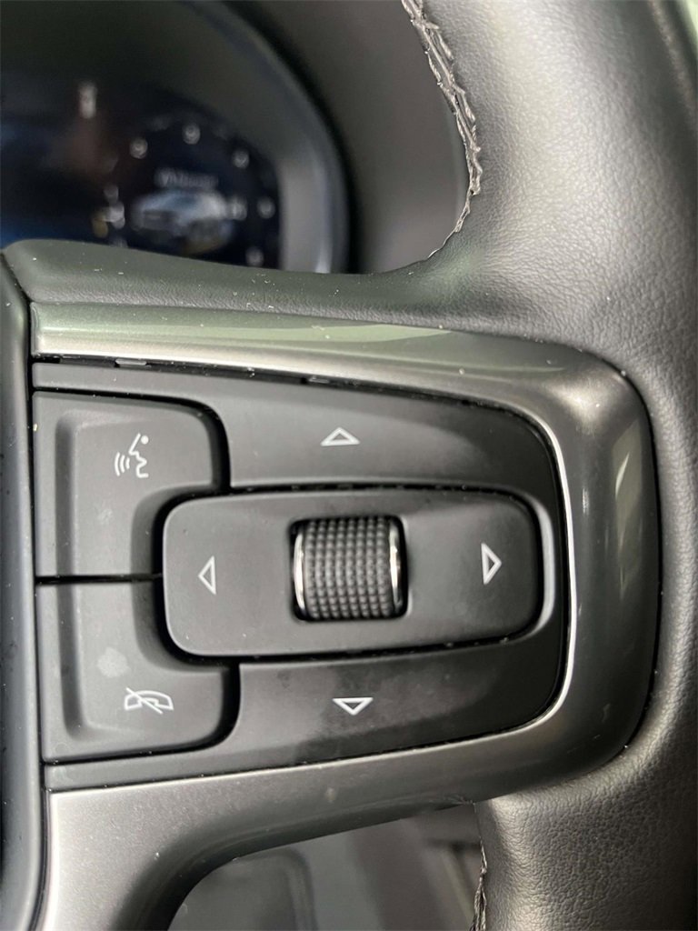 Used 2024 Chevrolet Suburban Premier image 22