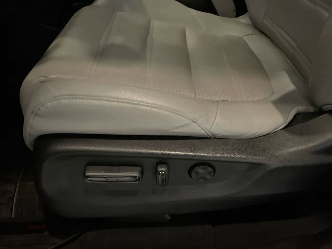 Used 2018 Honda CR-V Touring image 12