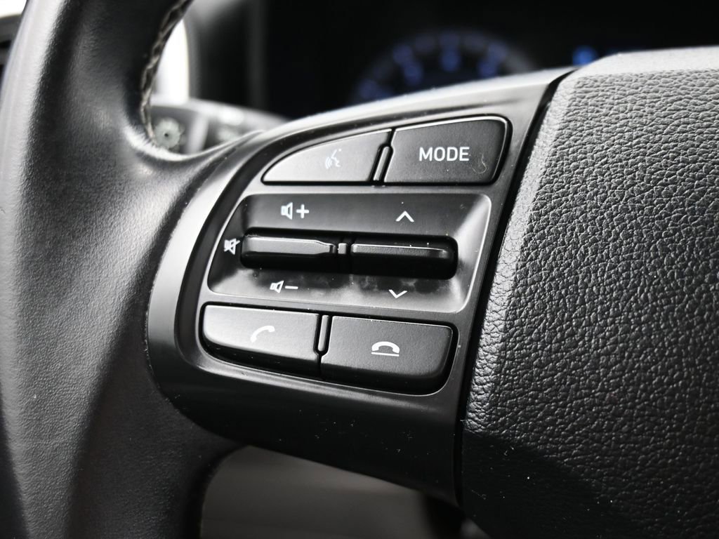 Used 2022 Hyundai Venue SEL image 24