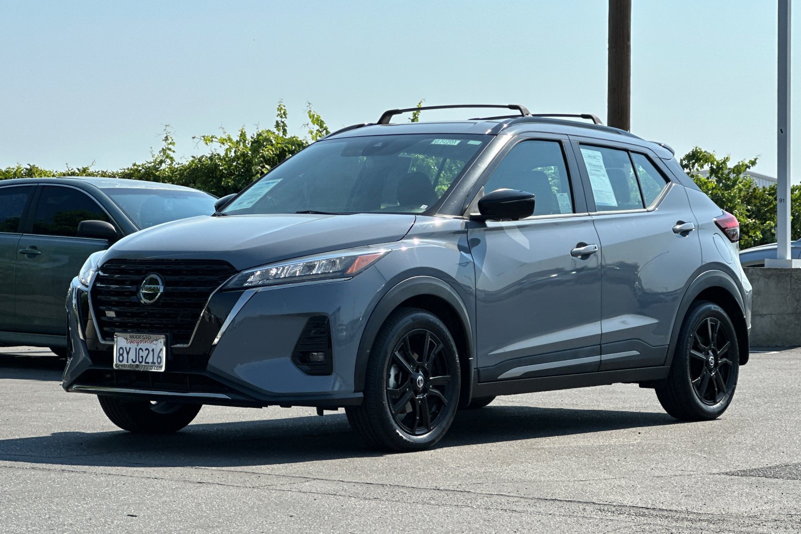 Used 2021 Nissan Kicks SR w/ Interior Electronics Package FWD image 8