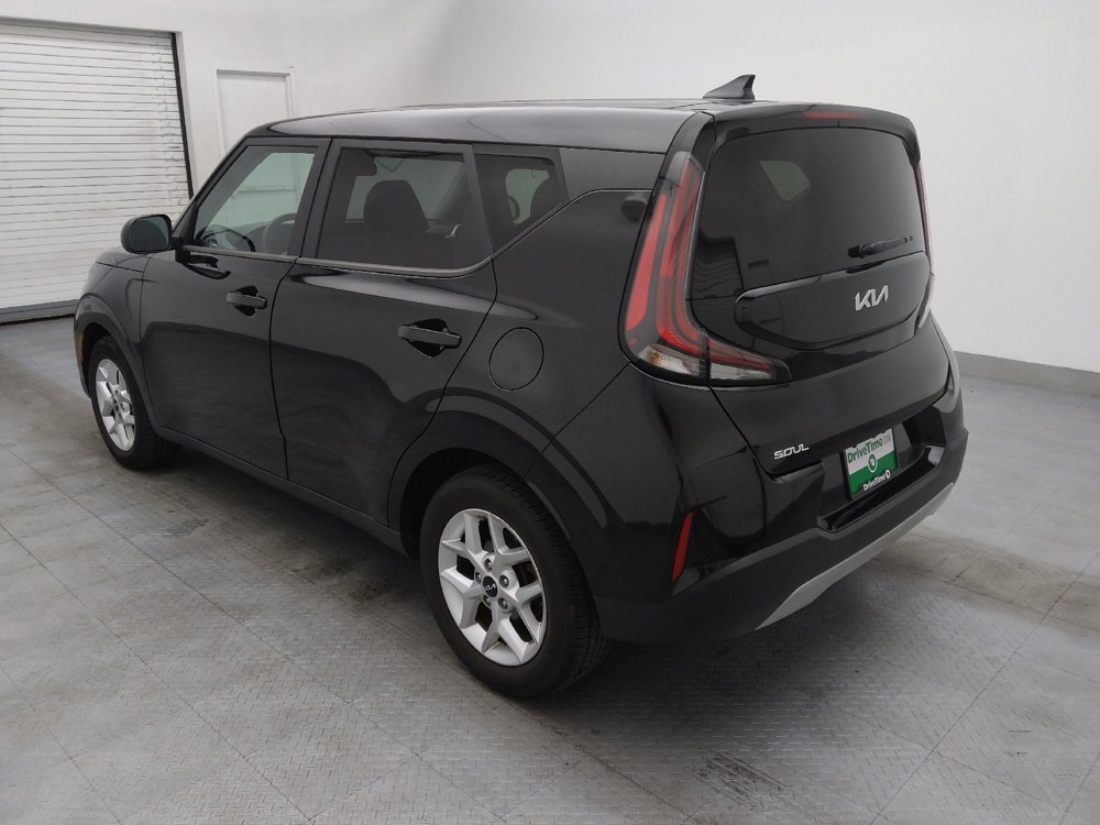 Used 2023 Kia Soul LX w/ LX Technology Package image 3