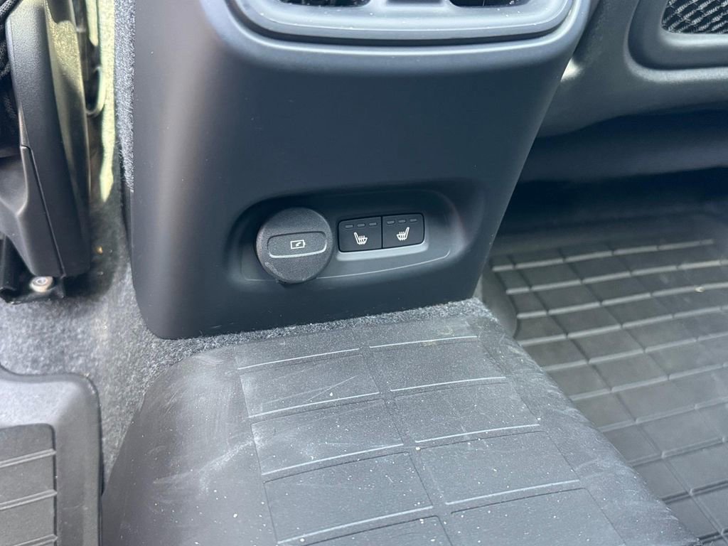 Used 2023 Volvo XC40 Recharge Ultimate AWD/4WD image 11