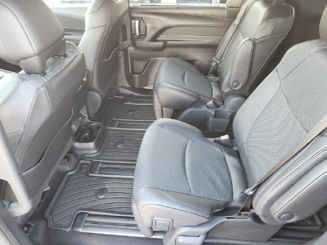 New 2026 Toyota Sienna Limited AWD/4WD image 27