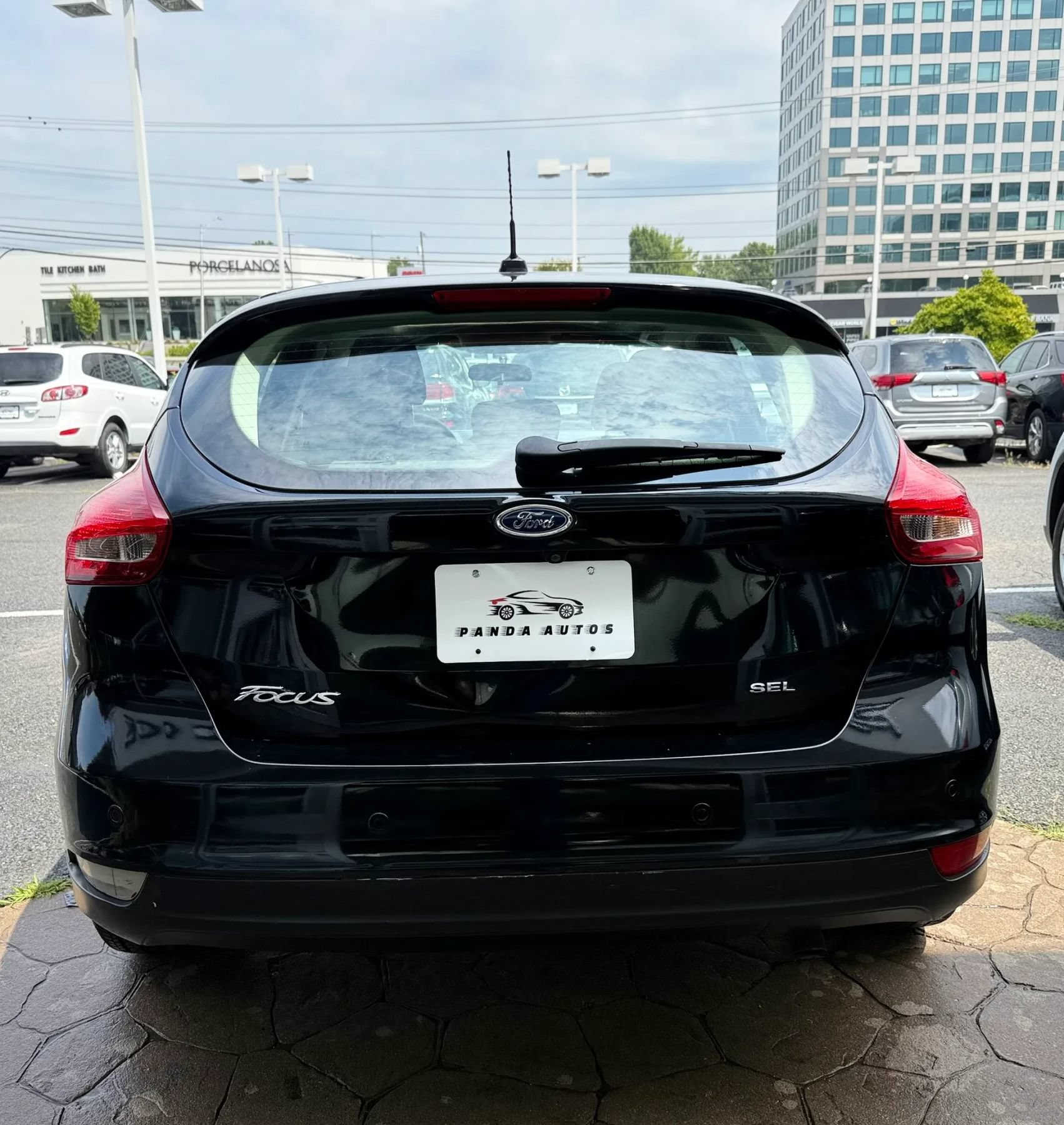 Used 2017 Ford Focus SEL FWD image 6