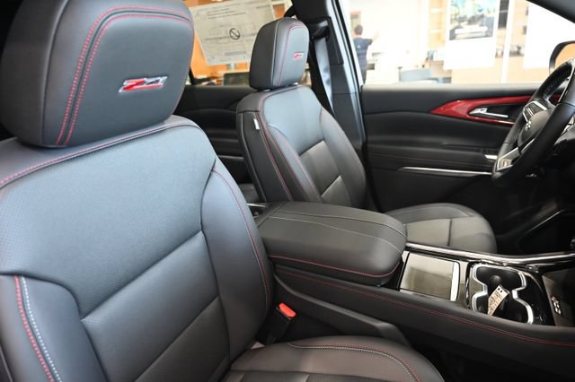 New 2026 Chevrolet Traverse Z71 w/ Enhanced Driving Package AWD/4WD image 8