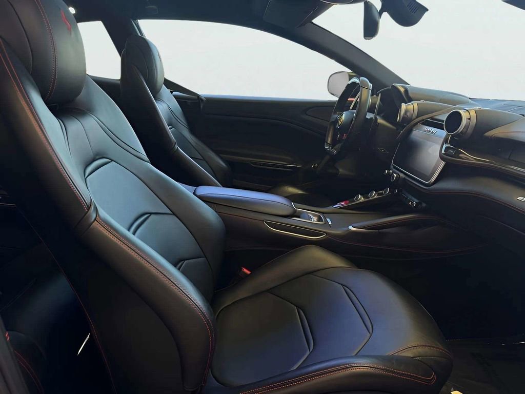 Used 2018 Ferrari GTC4Lusso T image 17