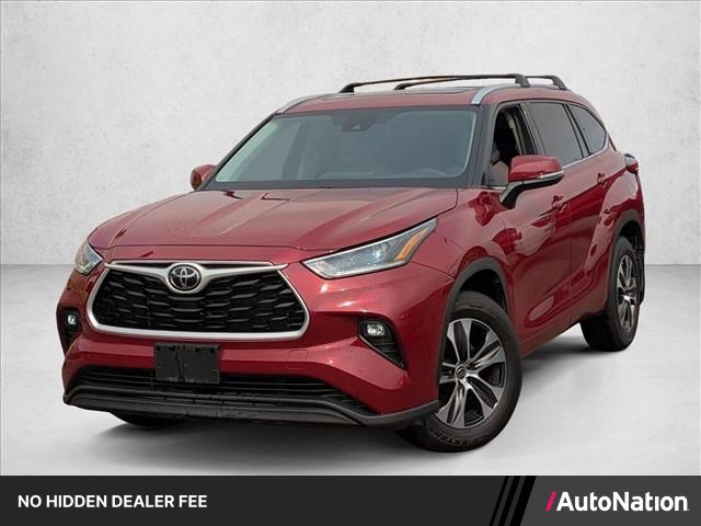 Used 2021 Toyota Highlander XLE AWD/4WD video 1