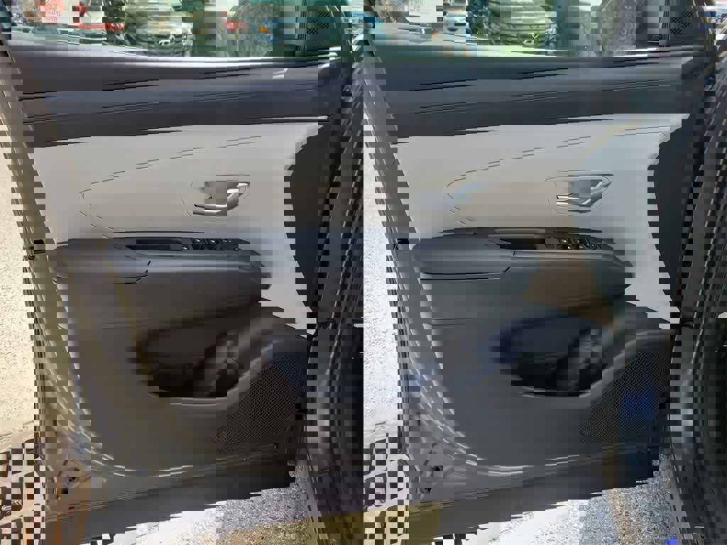 Used 2025 Hyundai Tucson SE image 17