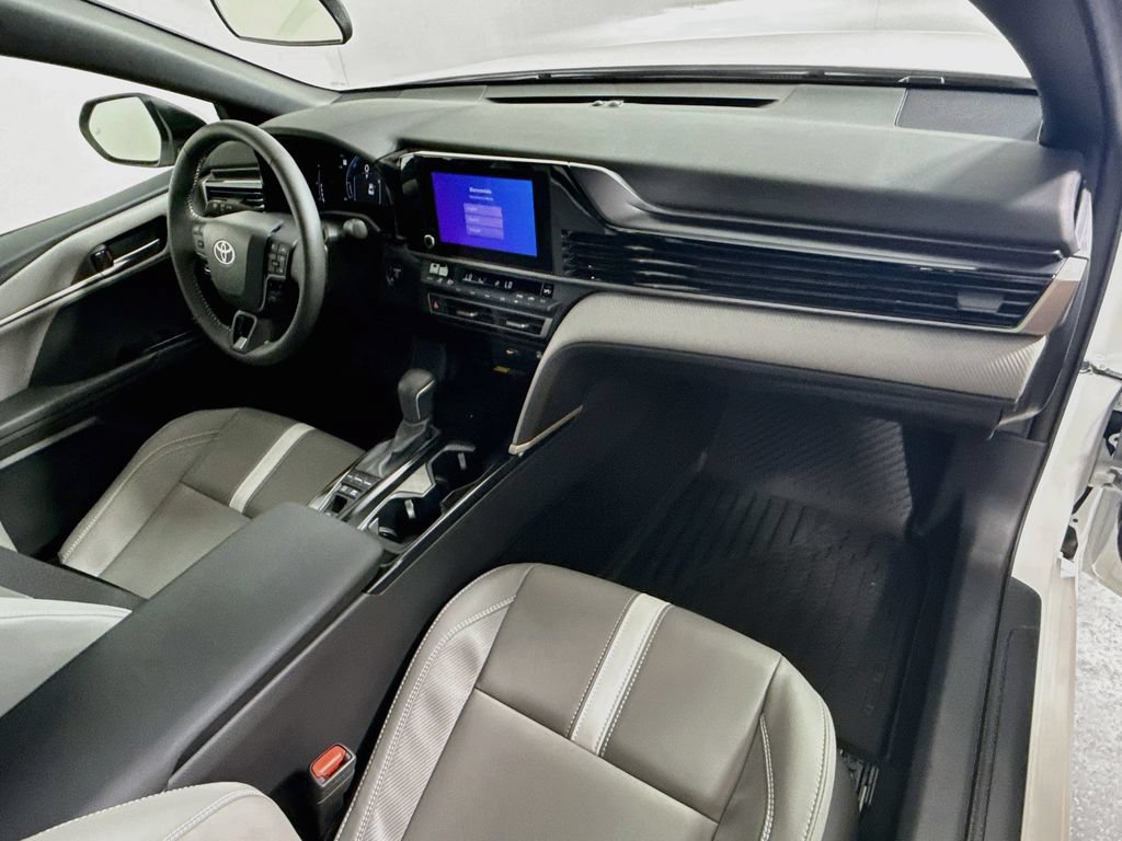 Used 2026 Toyota Camry SE FWD image 27