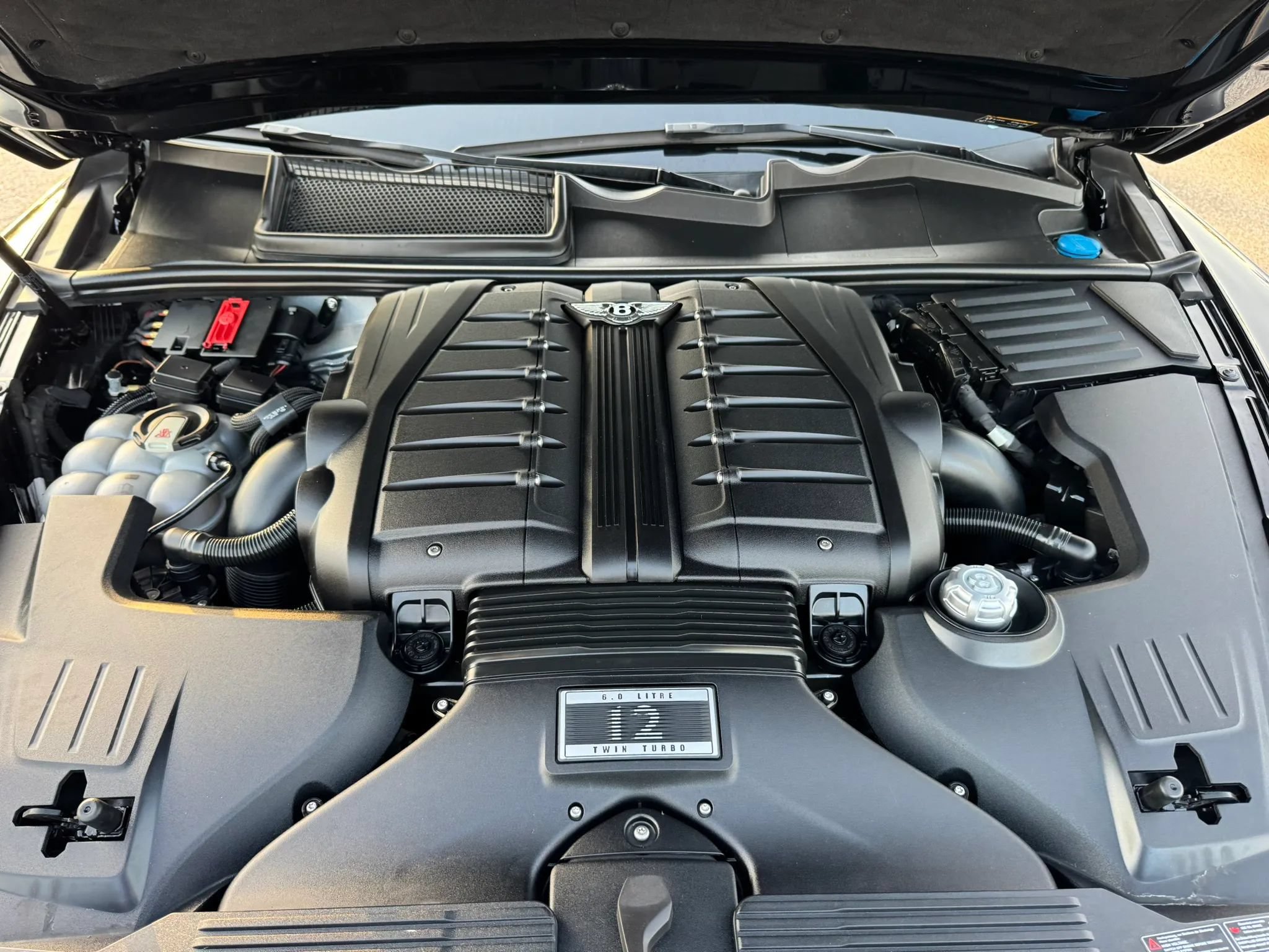 Used 2018 Bentley Bentayga AWD/4WD image 44