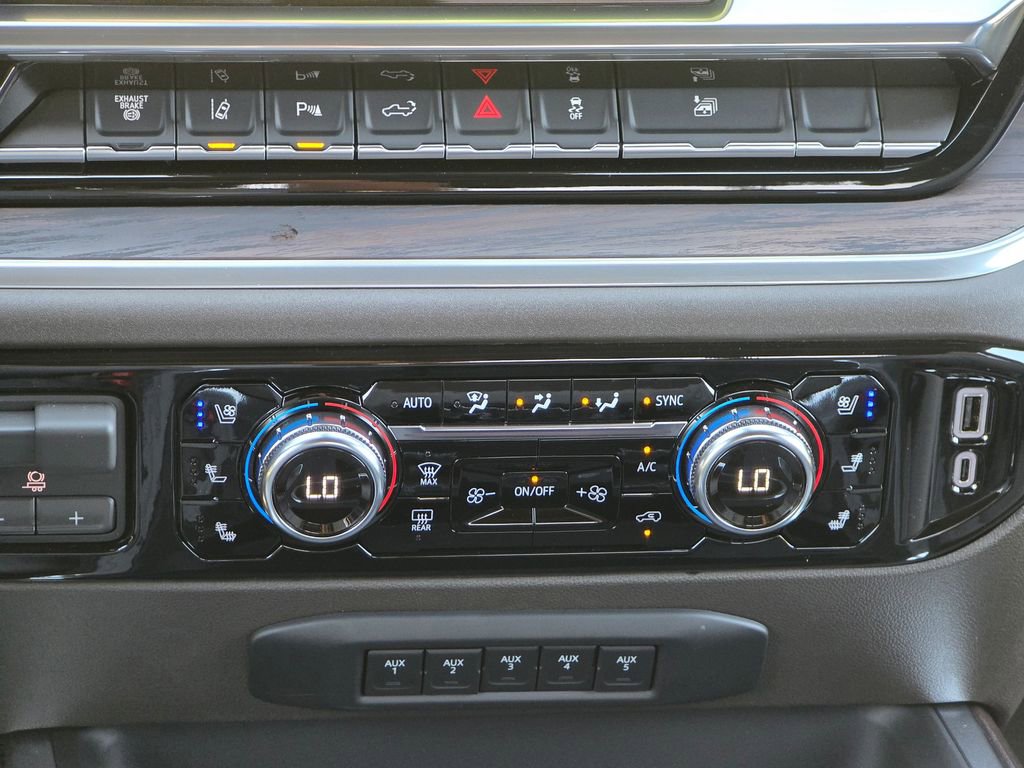 New 2026 GMC Sierra 3500 SLT w/ SLT Premium Package AWD/4WD image 31