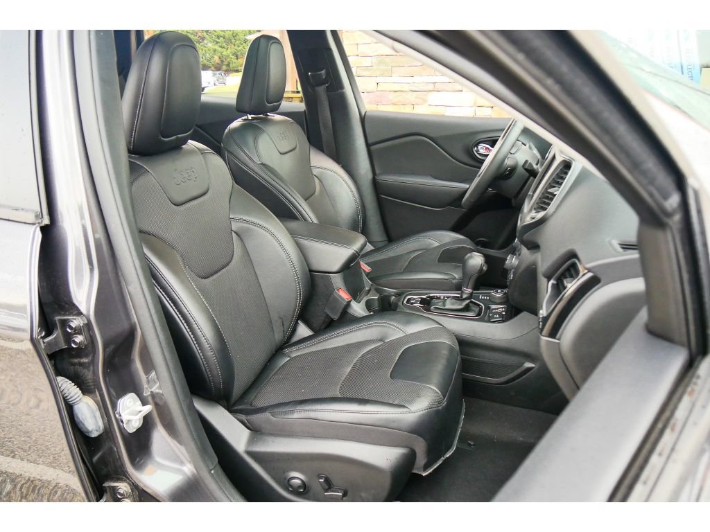 Used 2023 Jeep Cherokee Altitude Lux w/ Lux Elite Package image 15