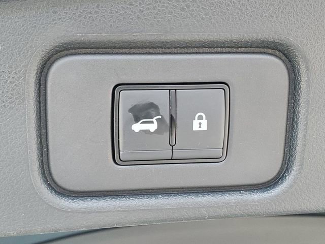 Used 2023 Nissan Pathfinder Platinum image 11