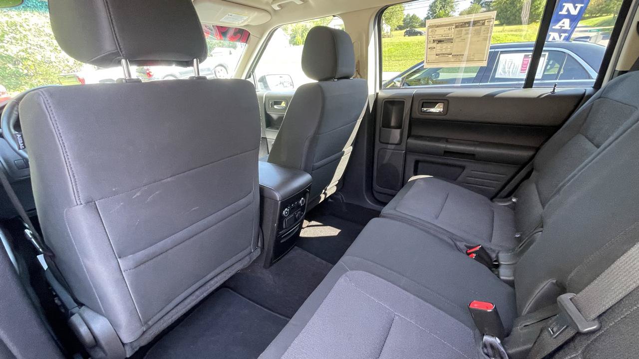 Used 2019 Ford Flex SE FWD image 22