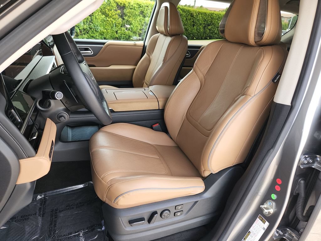 Used 2025 INFINITI QX80 Sensory AWD/4WD image 13