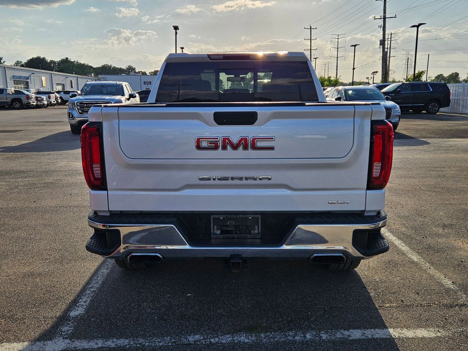 Used 2019 GMC Sierra 1500 SLT w/ SLT Premium Package AWD/4WD image 4