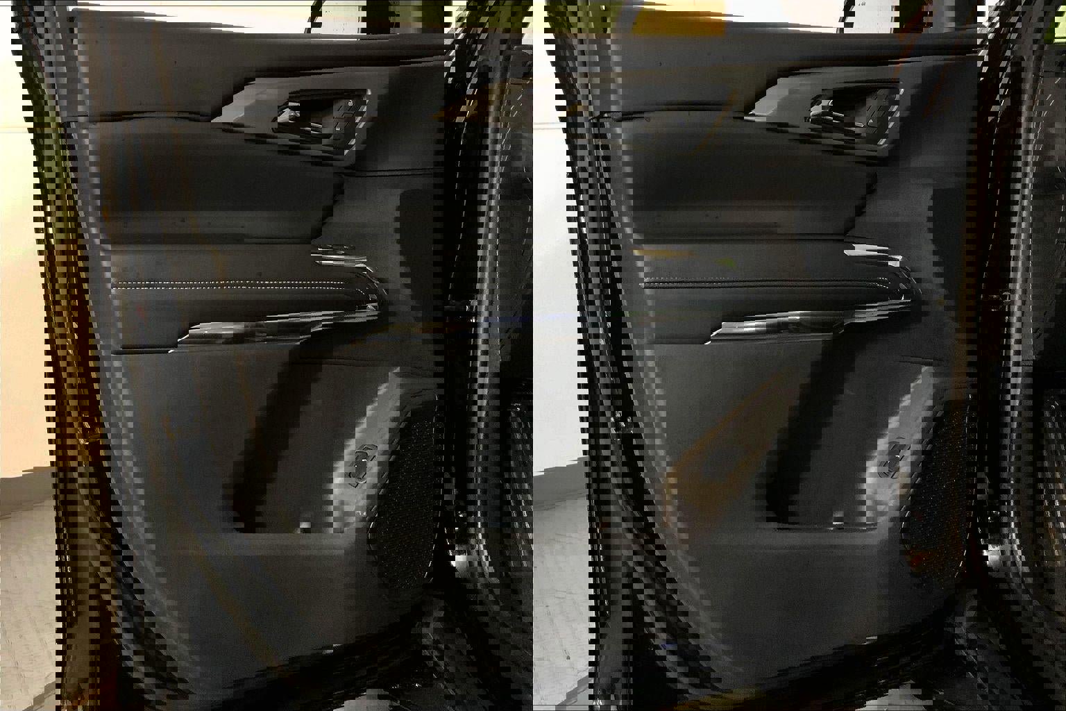 Used 2024 Chevrolet Traverse LT image 25