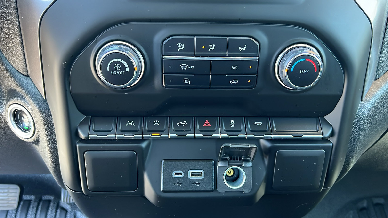 Certified 2025 Chevrolet Silverado 1500 W/T RWD image 19