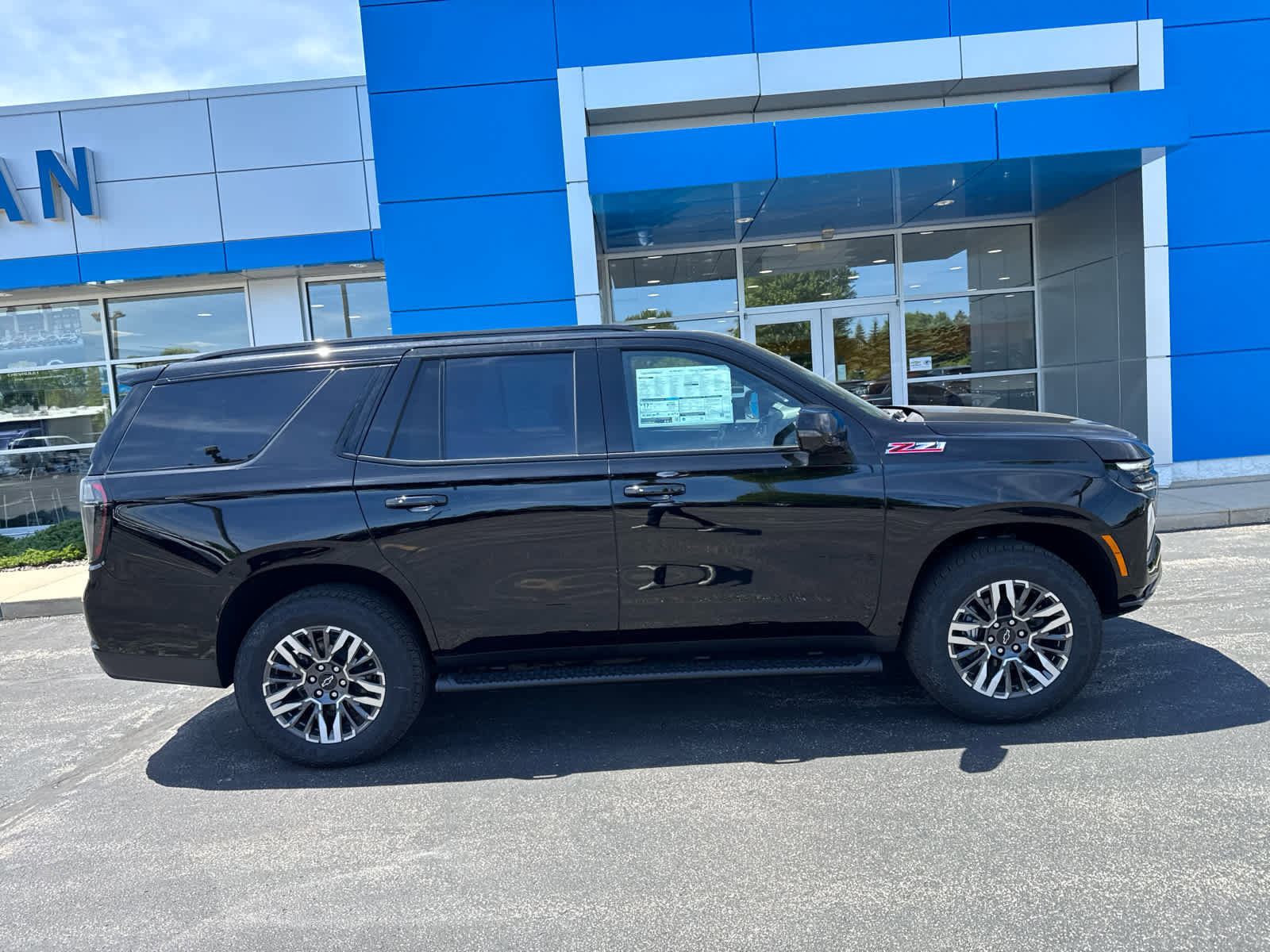 New 2026 Chevrolet Tahoe Z71 w/ Z71 Off-Road Package AWD/4WD image 3