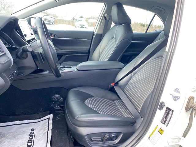 Used 2023 Toyota Camry SE image 13